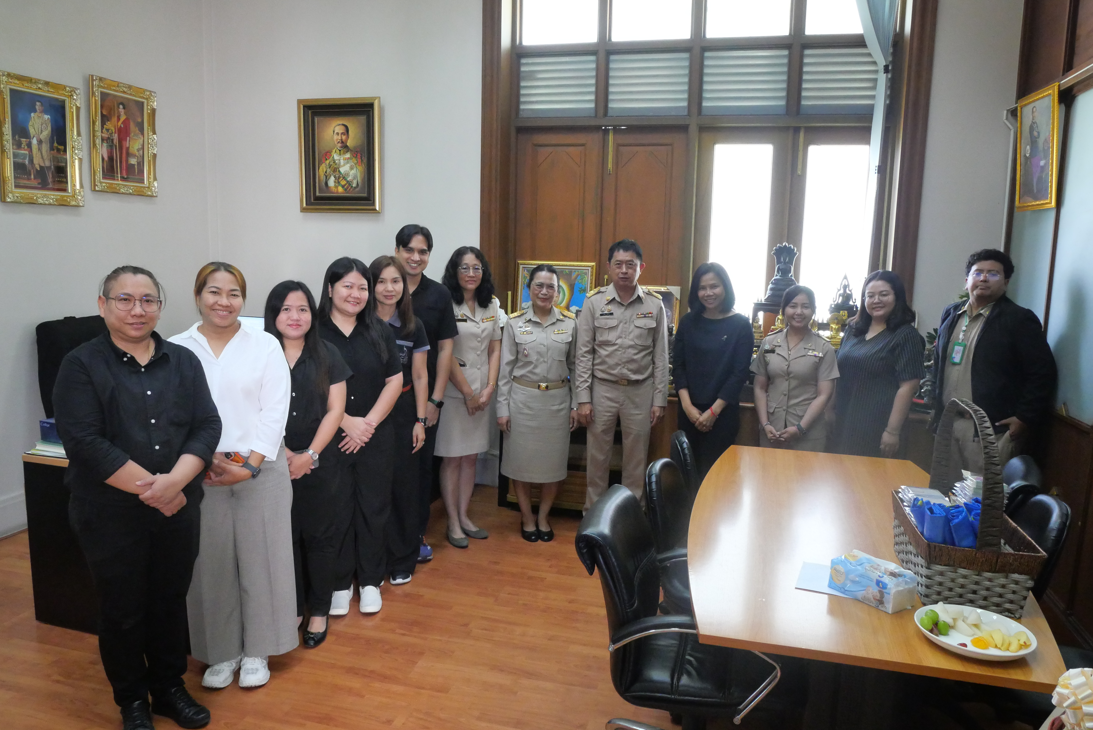 title - ส.ป.ก. ร่วมกัน สวัสดีปีใหม่ ผู้บริหารสำนักงานการปฏิรูปที่ดินเพื่อเกษตรกรรม พร้อมรับพรต้อนรับปีใหม่ 2569